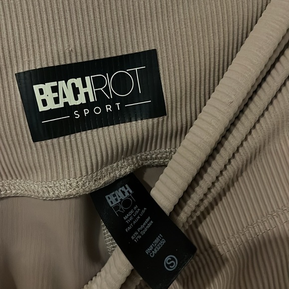 Beach Riot Workout Set - Picture 3 of 5